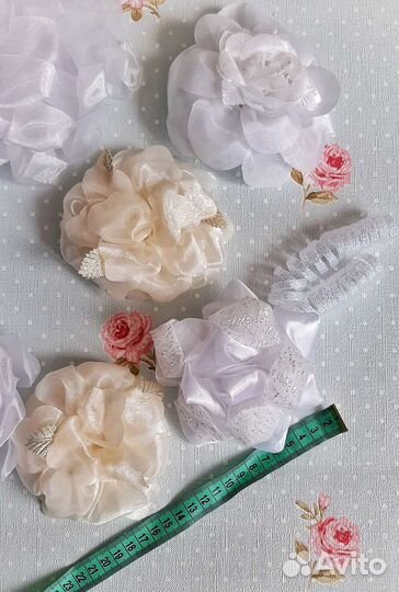 Набор белых резинок для волос на 1 сентября