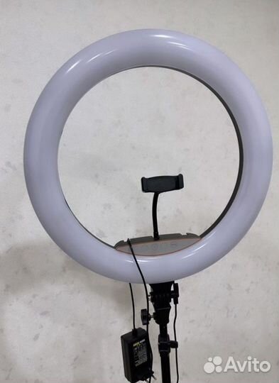 Кольцевая лампа со штативом