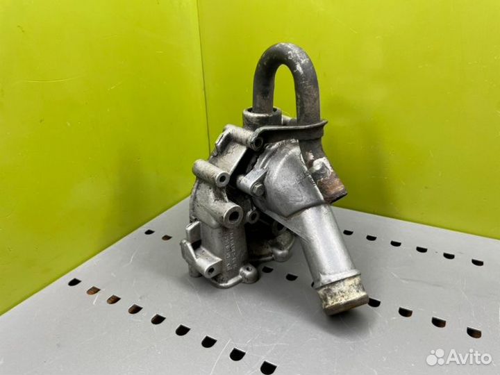 Корпус термостата Mercedes-Benz 190E W201 OM601