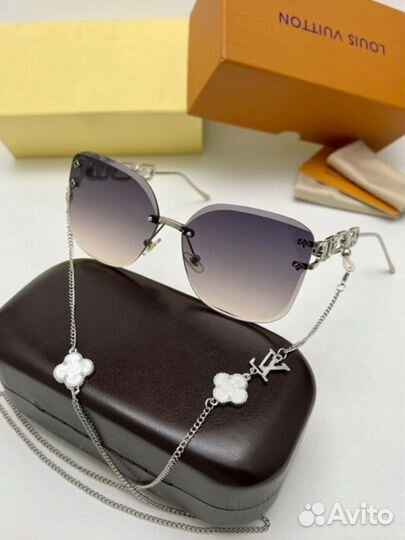 Очки солнцезащитные женские