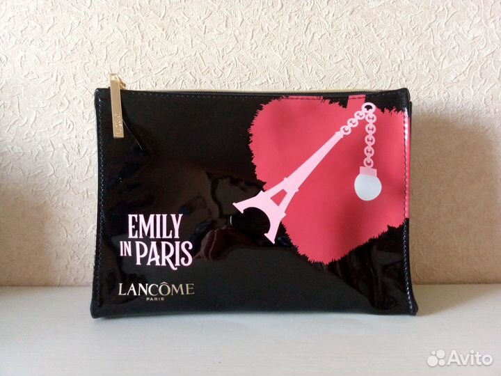 Тушь и косметичка Lancome Эмили в Париже