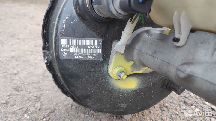 Главный тормозной цилиндр volvo S60V70S80(вакуум)