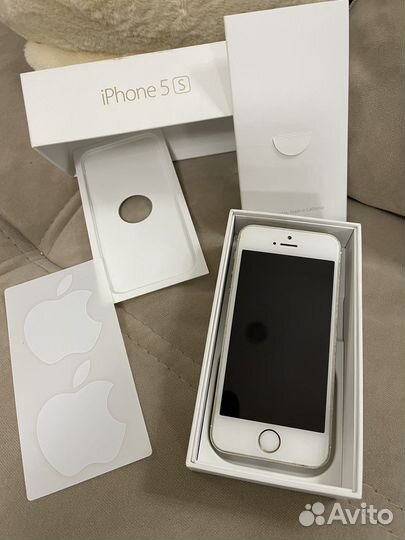 Телефон iPhone 5s