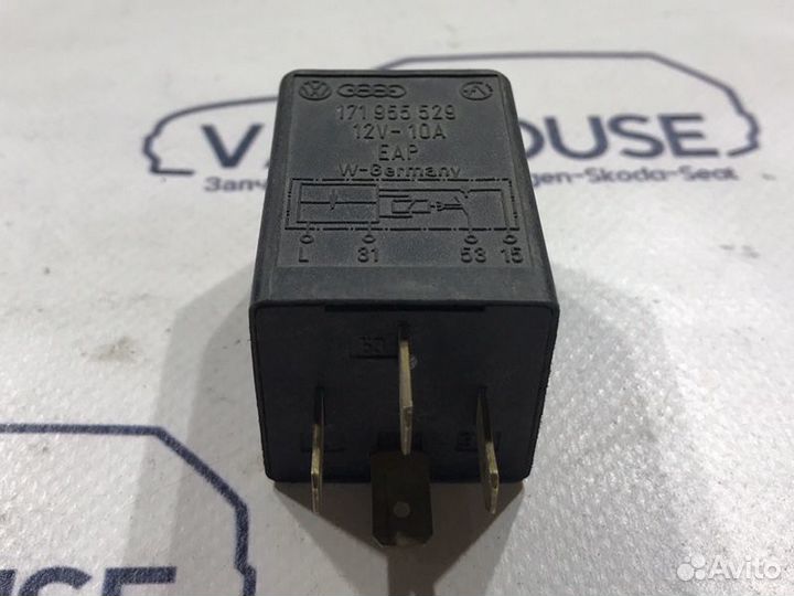 Реле дворников Volkswagen Golf MK3 1994