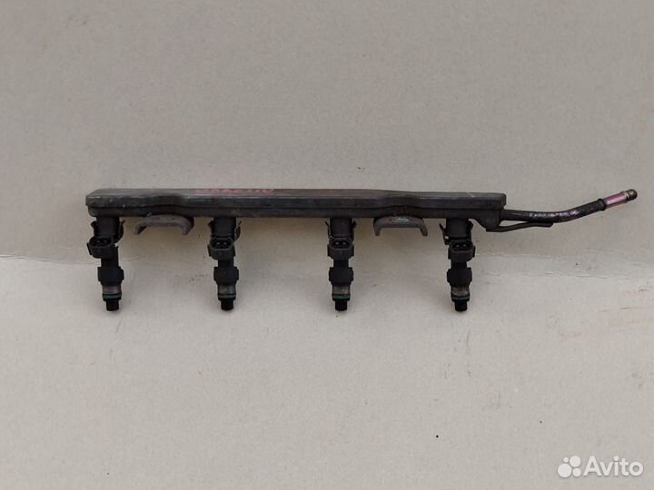 Топливная рампа Nissan Almers Classic