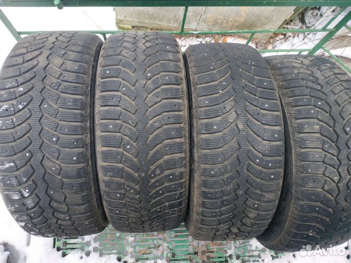 Bridgestone Blizzak Spike-01 235/55 R18