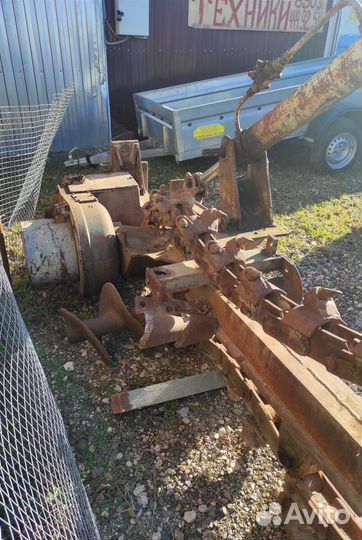 Бара траншеекопатель