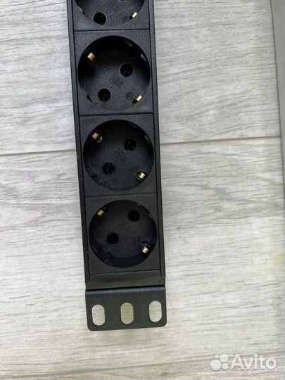 Блок розеток PDU Hyperline SHE19-8SH-S-IEC