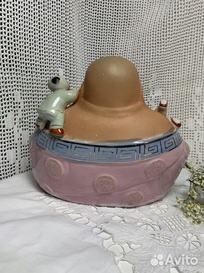 Фарфоровая статуэтка 