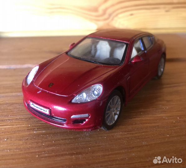 Коллекционные машинки Kinsmart