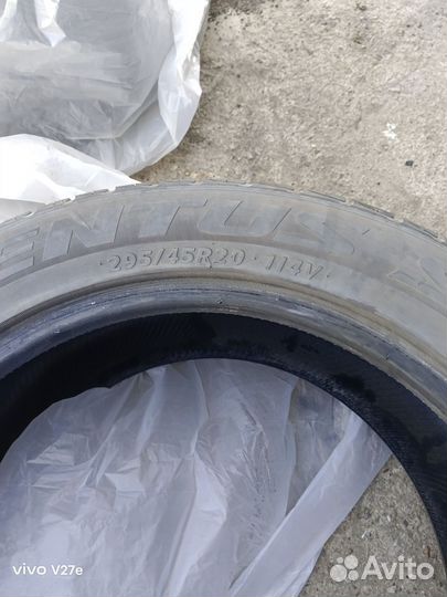 Hankook Ventus ST RH06 295/45 R20