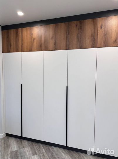 Шкаф распашной