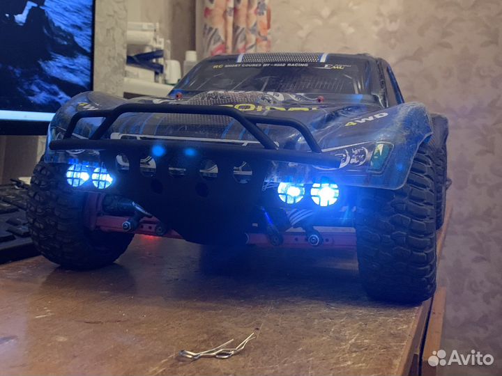 Свет на traxxas slash/RH 9emu e revo summit ex3