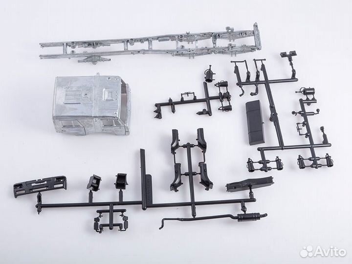 1:43 Сборная модель Аэродромный пожарный автомобил