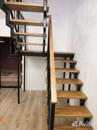 Лестница на металлокаркасе