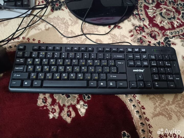 Продам компьютер с монитором и с столом