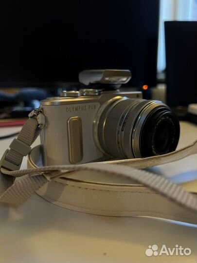 Продам Olympus Pen E-Pl8