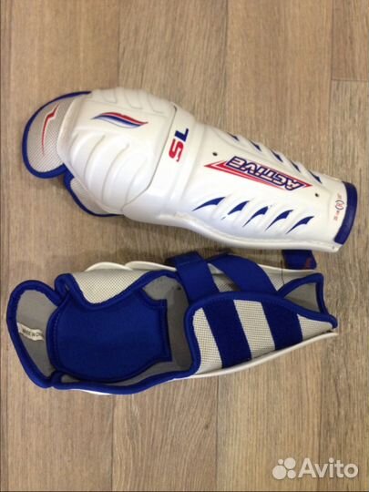 Продам щитки хоккейные