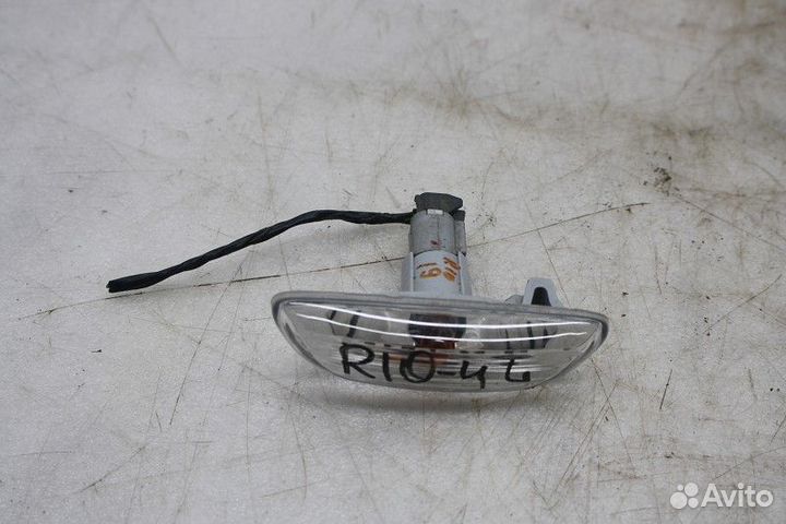 Повторитель на крыло KIA RIO 2017