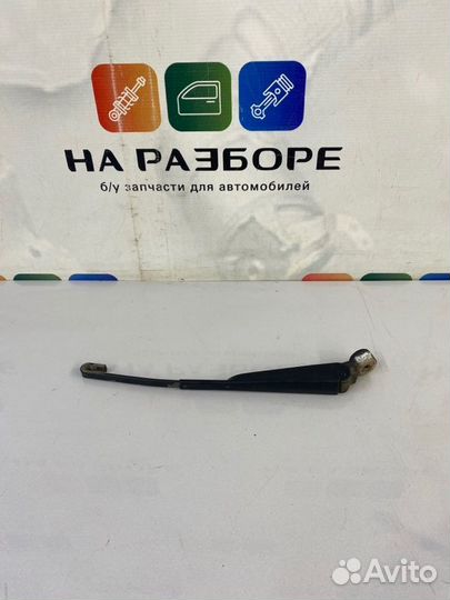 Щетка стеклоочистителя задняя Toyota Land Cruiser