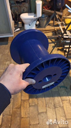 Катушка пластиковая