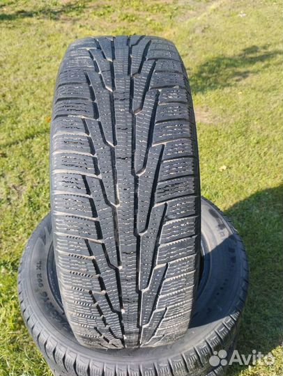 Nokian Tyres Hakkapeliitta R 215/60 R16