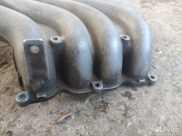 Коллектор впускной 1.6 Opel Vectra B