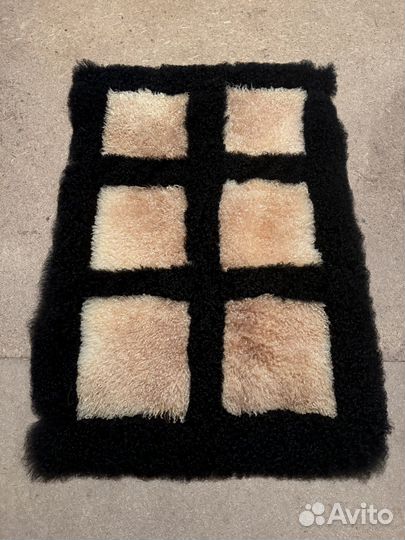 Плед из овечьих шкур