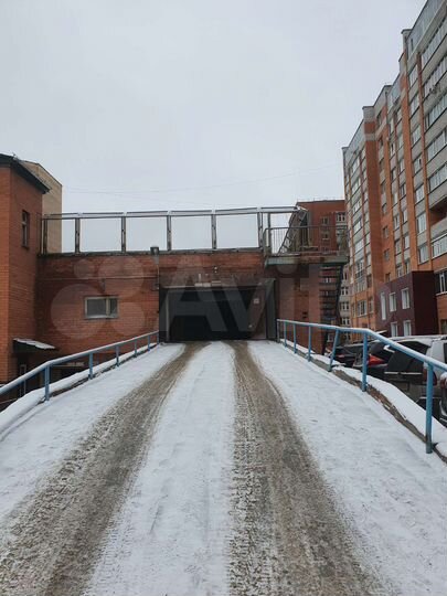 Машиноместо, 18 м²