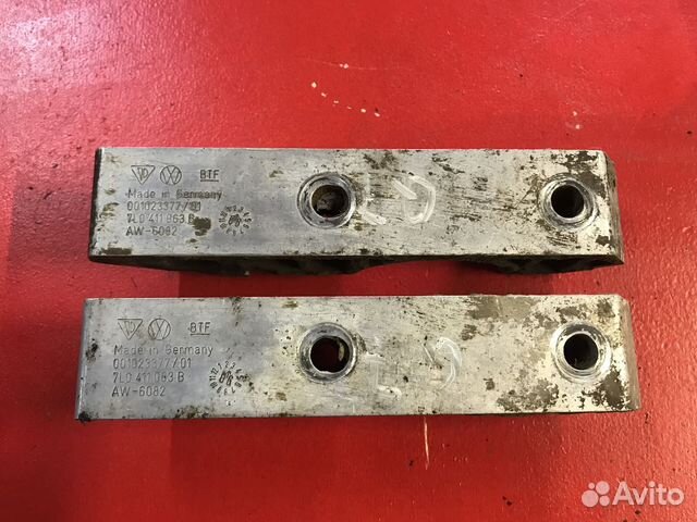 Кронштейн крепления стабилизатора Audi Q7 4L 2006