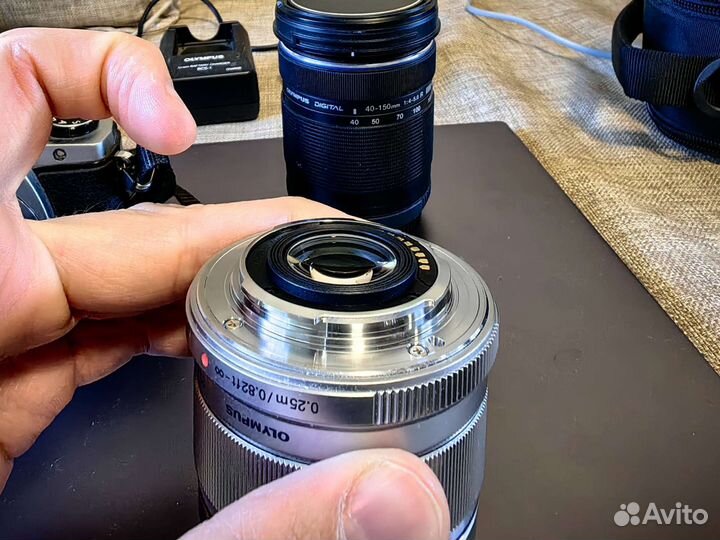 Olympus om-d e-m10 с объективами (25mm, 40-150)