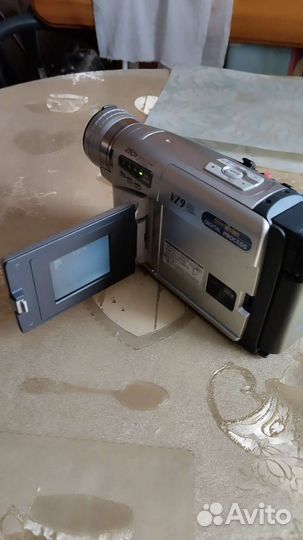 Видеокамера кассетная
