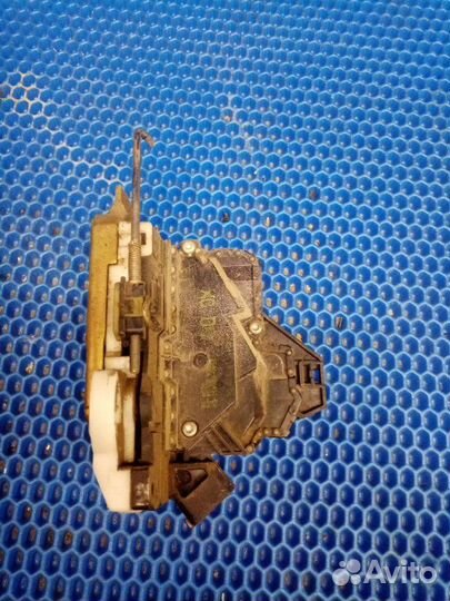 Замок двери задний правый Ford Mondeo 3 cjba