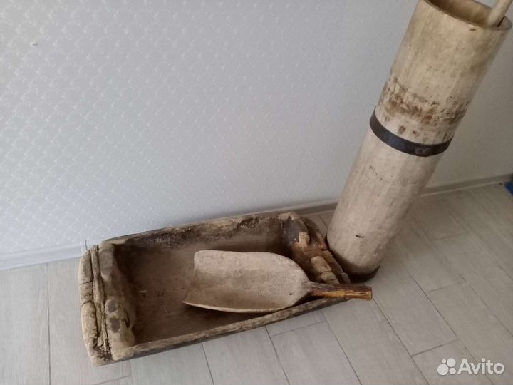 Маслобойка выдолбленная из дерева