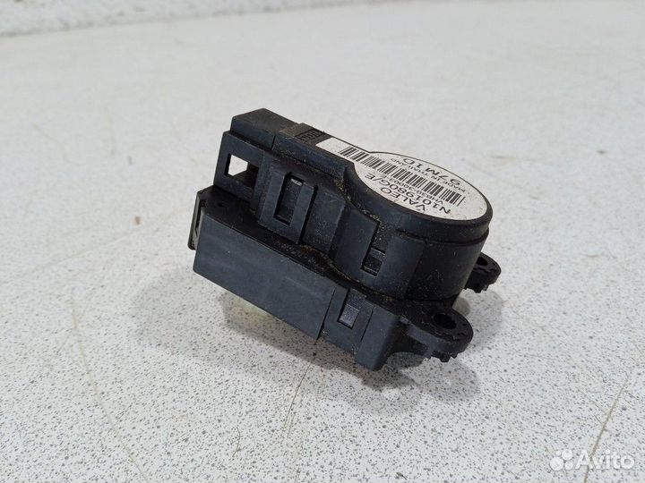 Моторчик заслонки печки