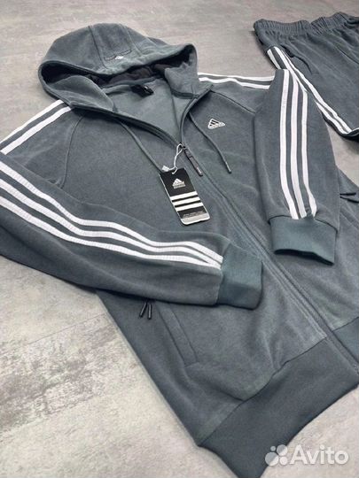 Спортивный костюм adidas