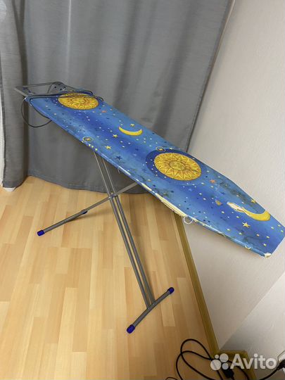 Гладильная доска с розеткой