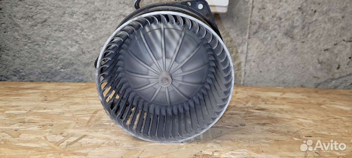 Моторчик печки Nissan Primera P11