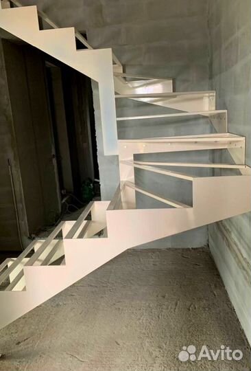 Перила деревянные с монтажем