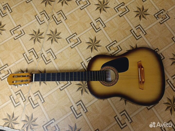 Классическая гитара шестиструнная