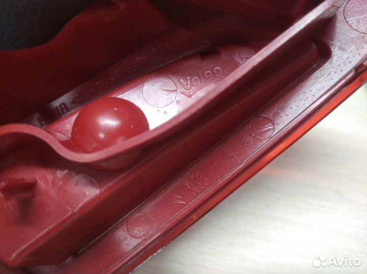 Фонарь в крышку багажника Peugeot 408