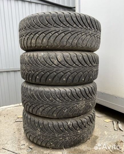 Goodyear UltraGrip Extreme 225/60 R17