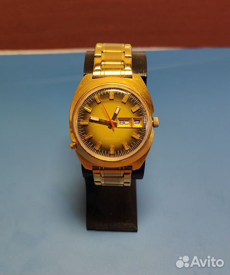 Наручные часы Чайка (2628н)