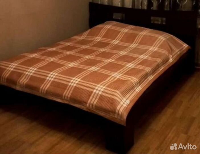Кровать двухспальная 160 на 200 бу, без матрас