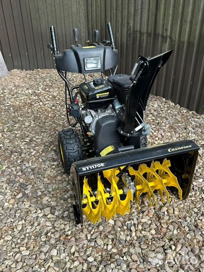 Снегоуборщик Champion Чемпион ST1170E 8,1 л.с