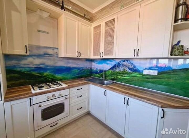 Стеклянный фартук на кухню