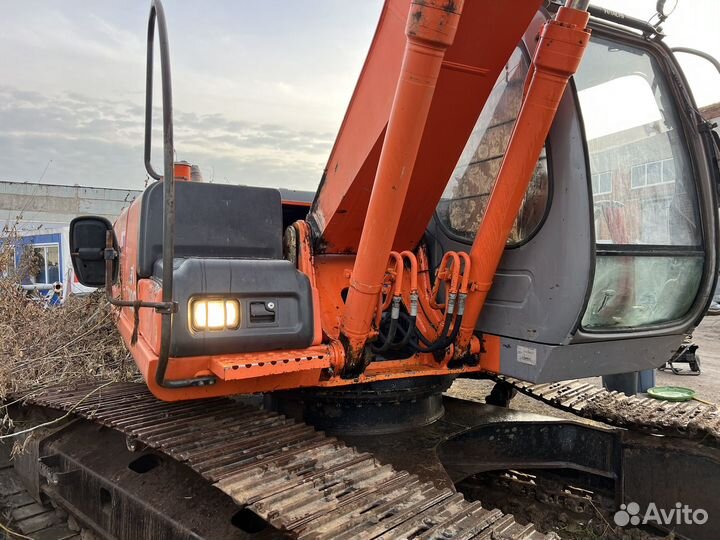 Гусеничный экскаватор Hitachi ZX200, 2006