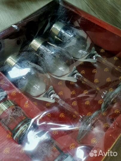 Набор из бокалов и стопок