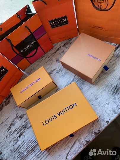 Пакеты и коробки брендовые