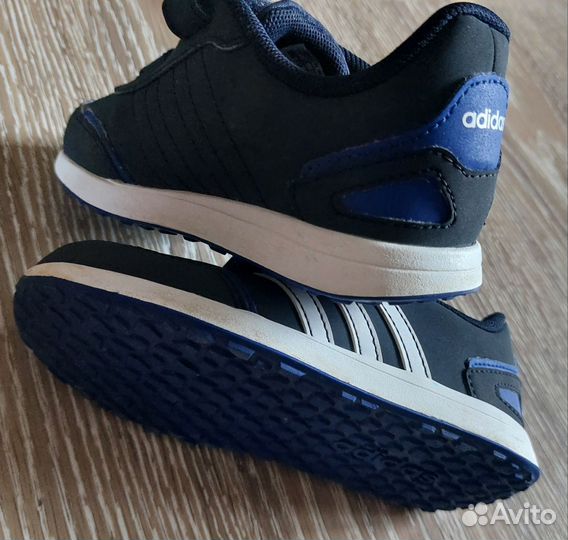 Кроссовки adidas
